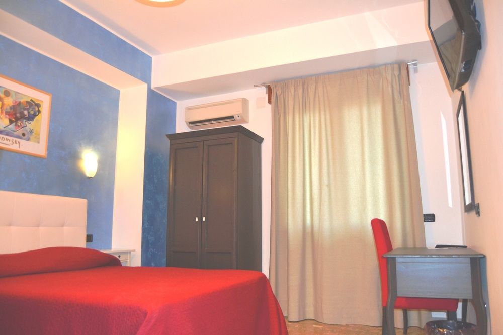 Diana Inn Accommodations Pompei Luaran gambar