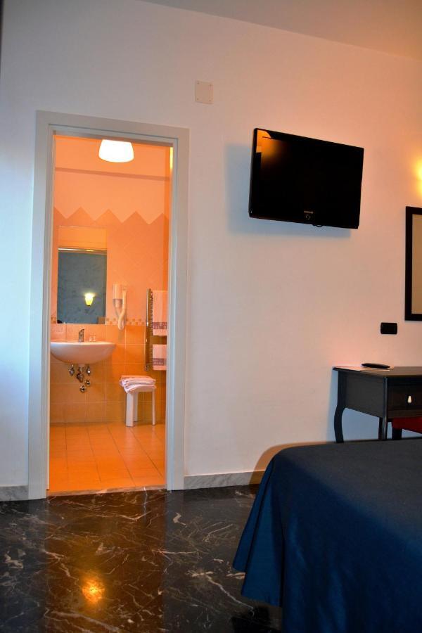 Diana Inn Accommodations Pompei Bilik gambar